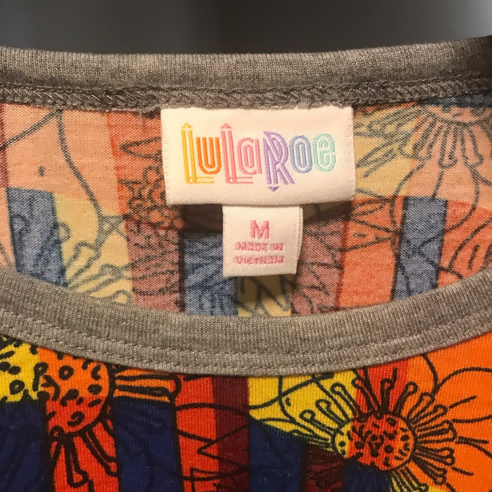 Medium Randy from Lularoe - Picture 3 of 3